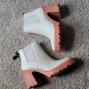 NIB Sorel Brex Chelsea ankle bootie, genuine leather, natural and pink, size 9.5